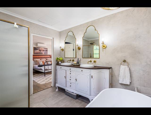 6 BEDROOM FREEHOLD FOR SALE IN FLAMINGO VLEI